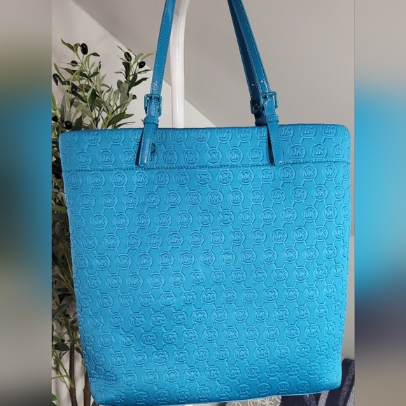 Michael Kors Neoprene Jet Set Monogram Teal Tote - Picture 2 of 10
